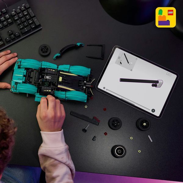 Конструктор LEGO Technic Aston Martin Valkyrie 42208 фото