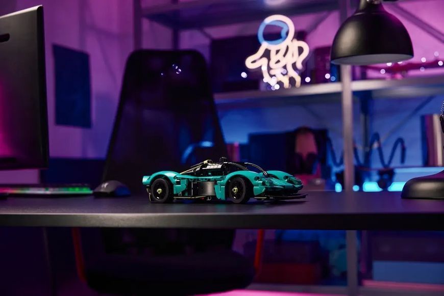 Конструктор LEGO Technic Aston Martin Valkyrie 42208 фото