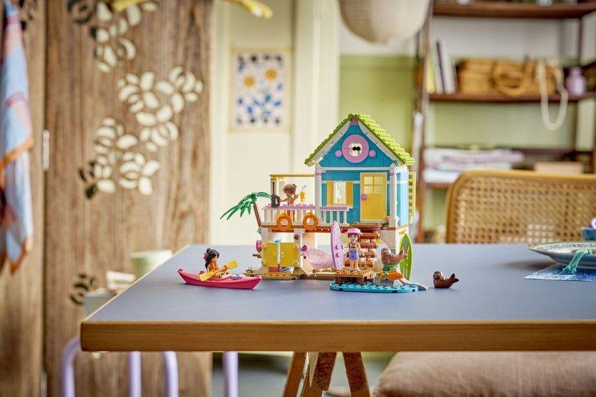 Конструктор LEGO Friends Пляжний будиночок з морськими котиками 42699 фото