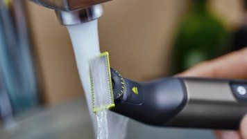 Бритва електр. Philips OneBlade Pro 360, Li-Ion, сух.+волог., індикатор заряду, м'який чохол, чорний QP6552/15 фото